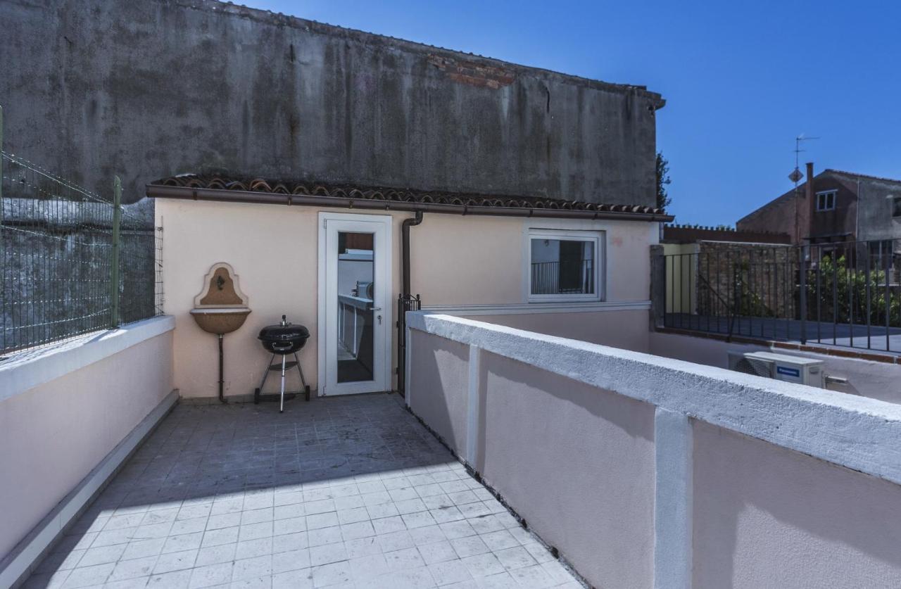Ca' Laura - Centro - 10 Min From Venice Apartment